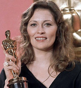 Faye Dunaway - Best Actress Oscar for Network 1976.jpg